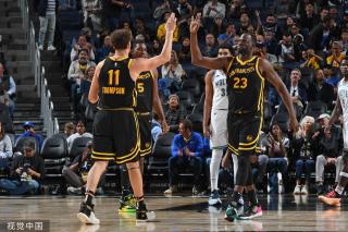 的划水动作 的划水动作